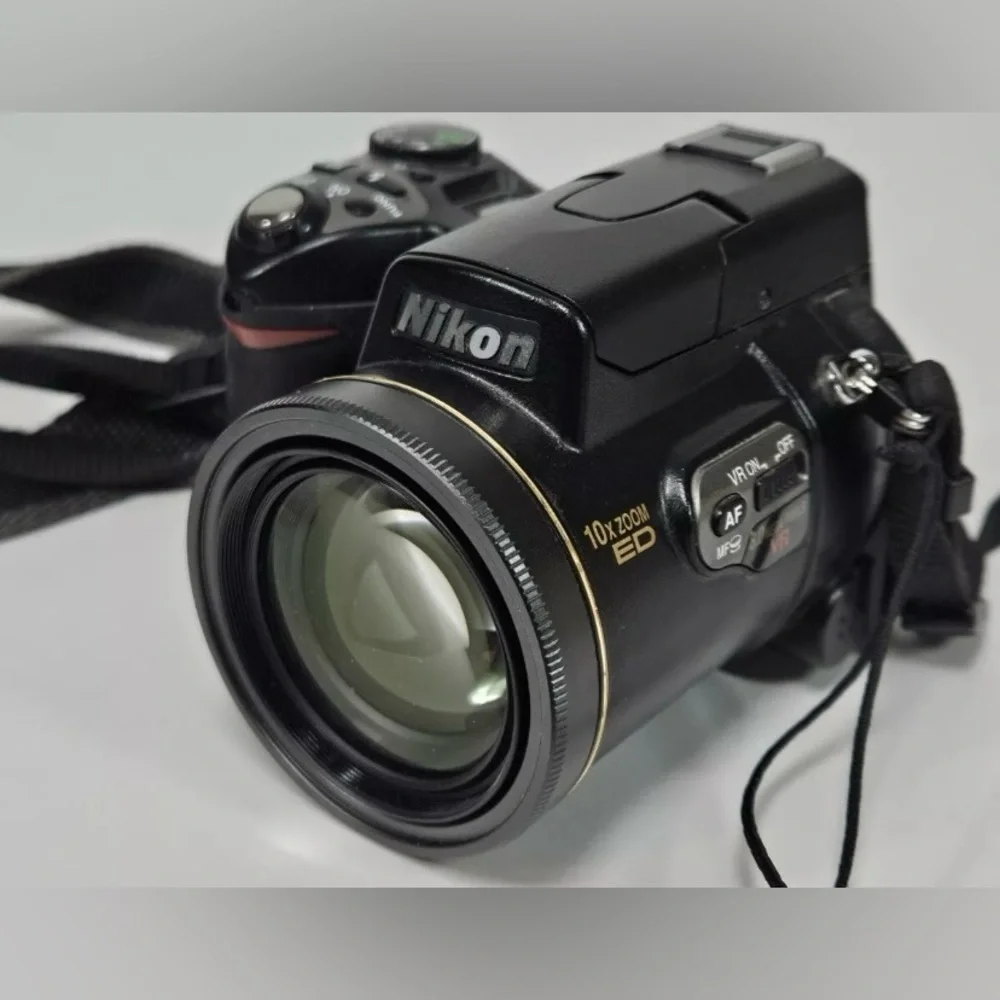 Rare Nikon Coolpix 8800 Digital Camera